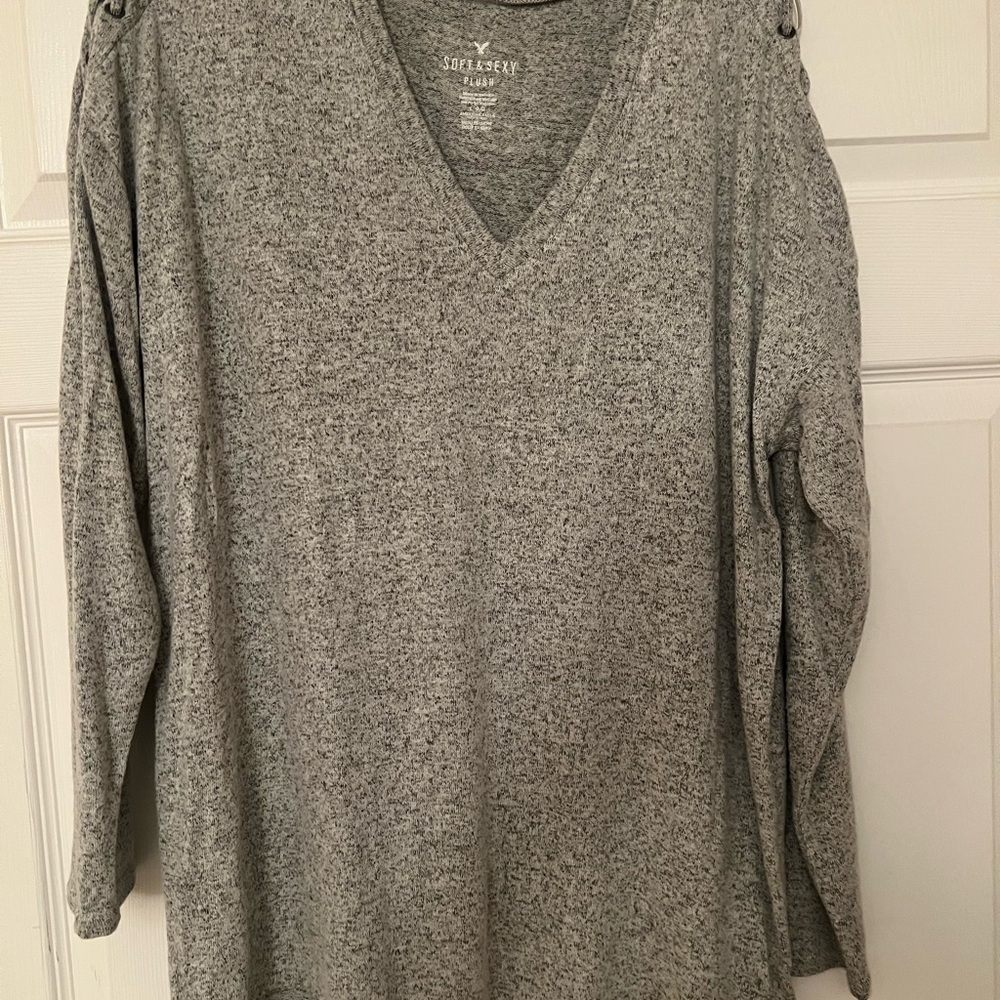 Soft Surroundings Heathered Gray V-Neck Top